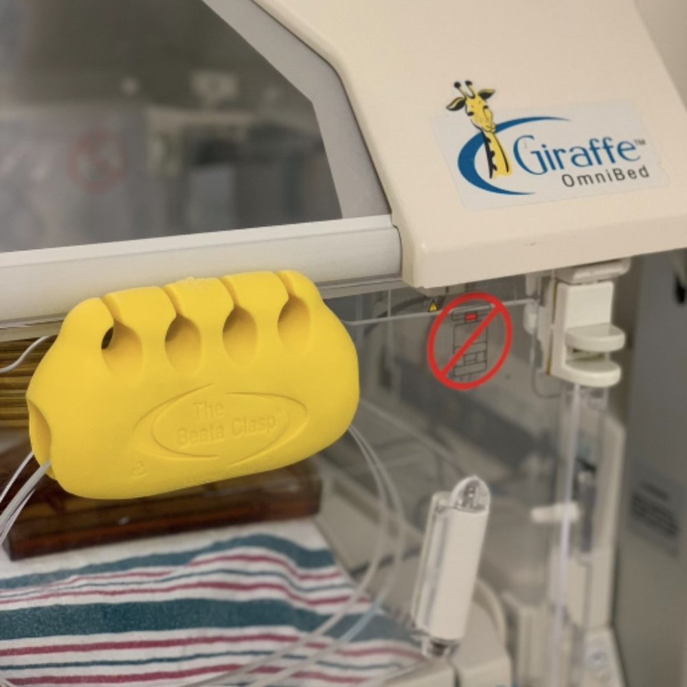 Beata Clasp medical IV line organizer